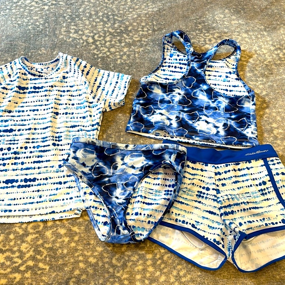 EDDIE BAUER 4 PIECE SET REVERSIBLE KIDS SIZE S 7/8 NWOT - Picture 10 of 13